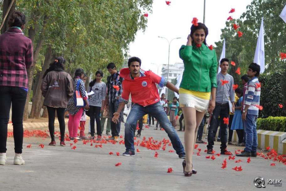 Krishnamma Kalipindi Iddarini